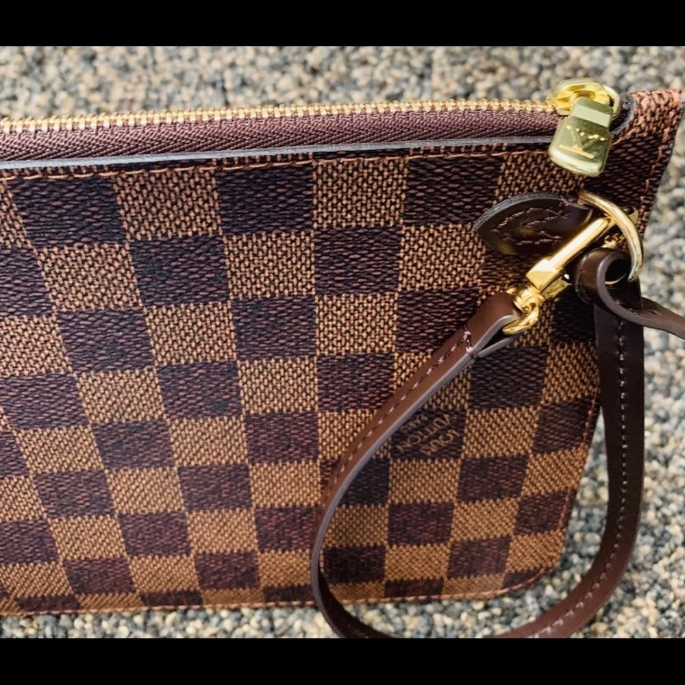 New Louis Vuitton Damier Ebene pouch